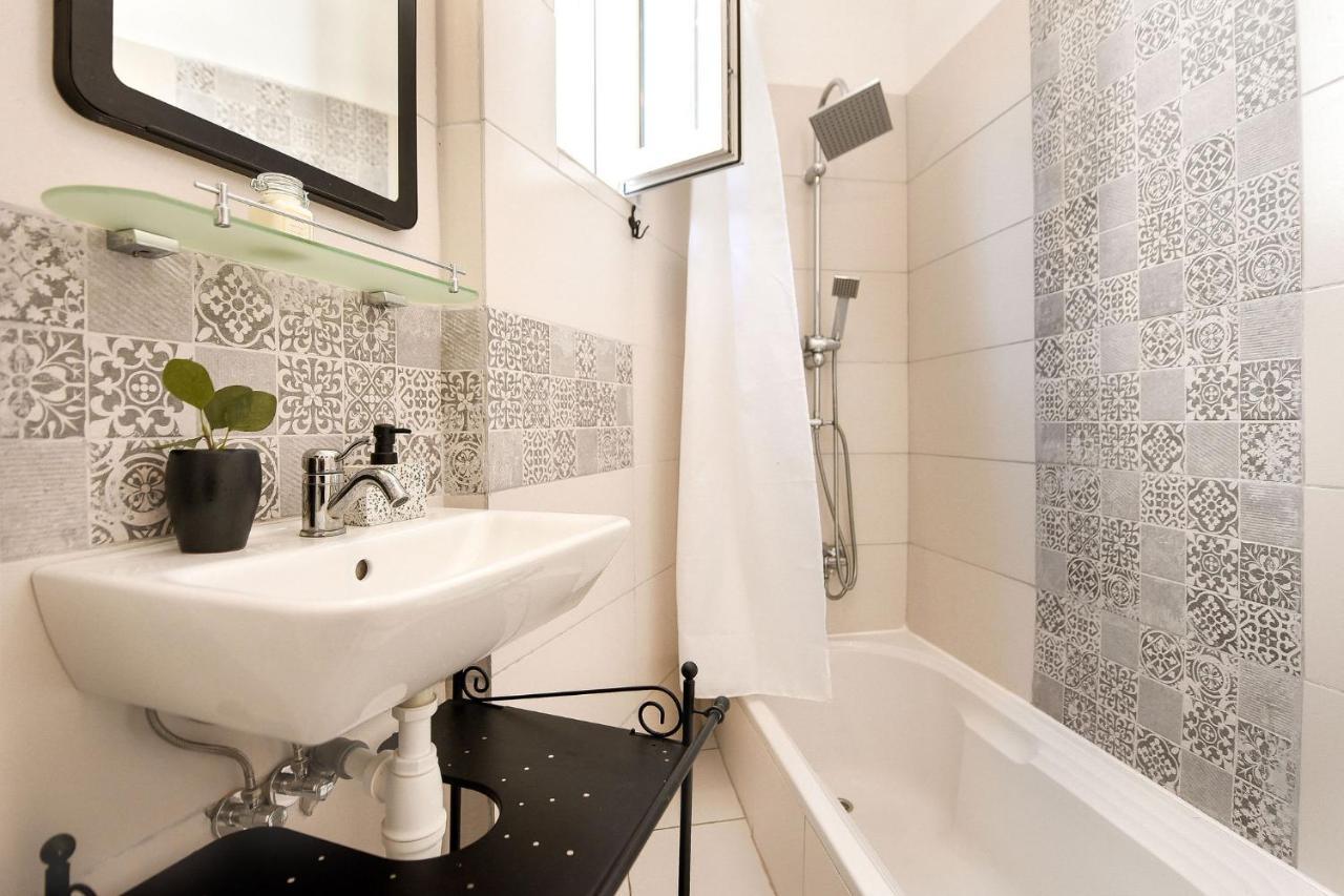 Stylish & Spacious Apartment Near The Old Town - A Touch Of History, A Dash Of Modernity Bucareste Exterior foto