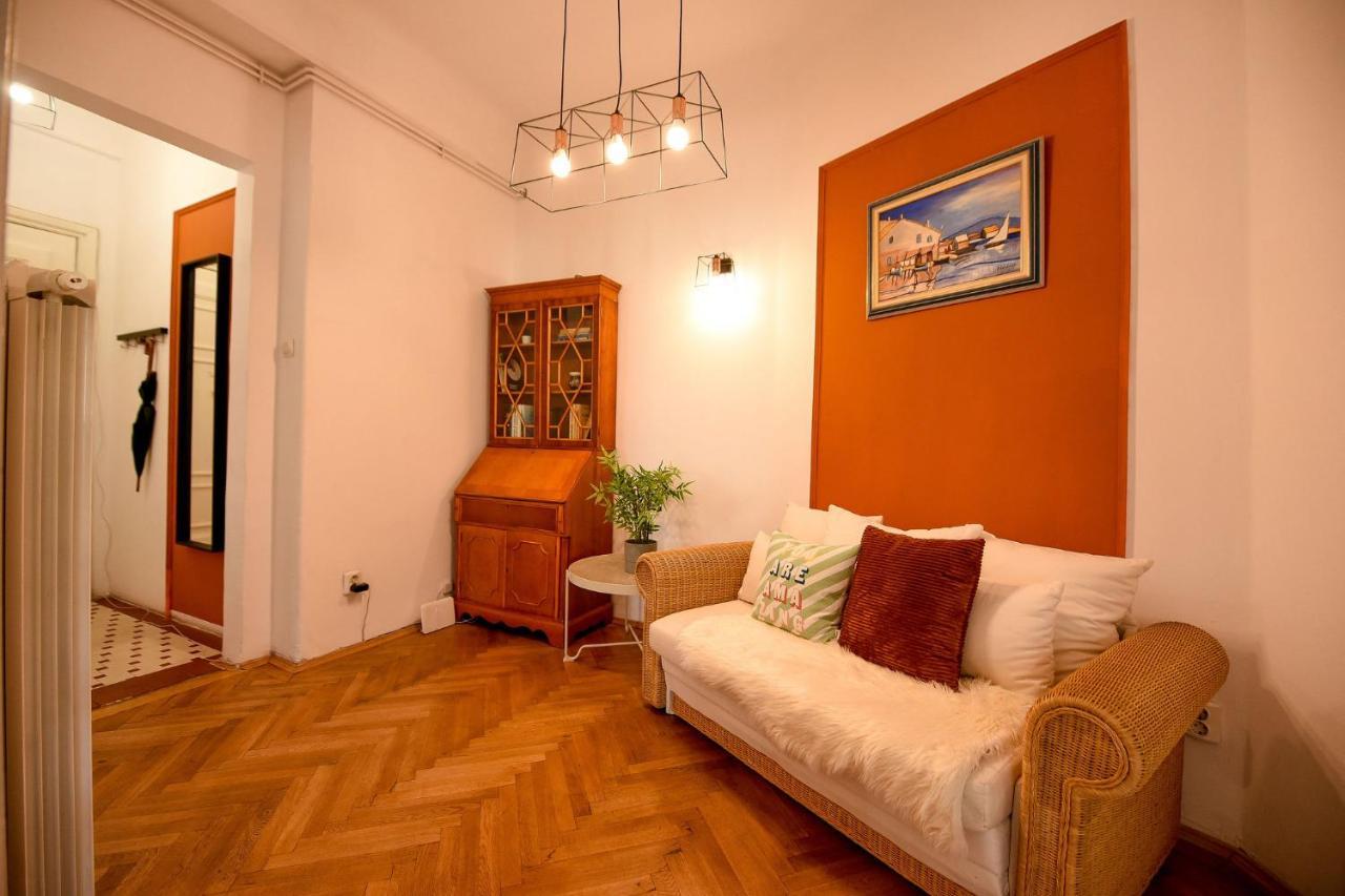 Stylish & Spacious Apartment Near The Old Town - A Touch Of History, A Dash Of Modernity Bucareste Exterior foto