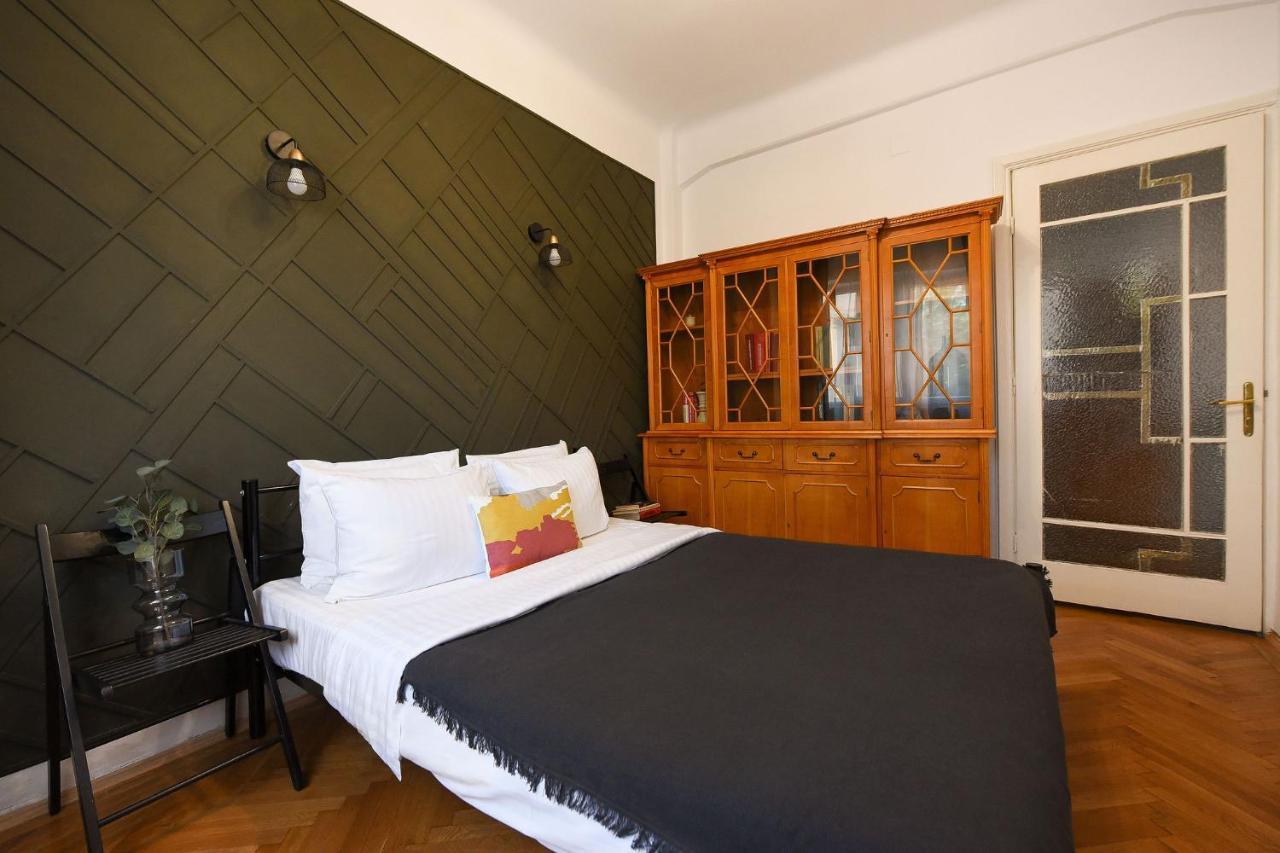 Stylish & Spacious Apartment Near The Old Town - A Touch Of History, A Dash Of Modernity Bucareste Exterior foto