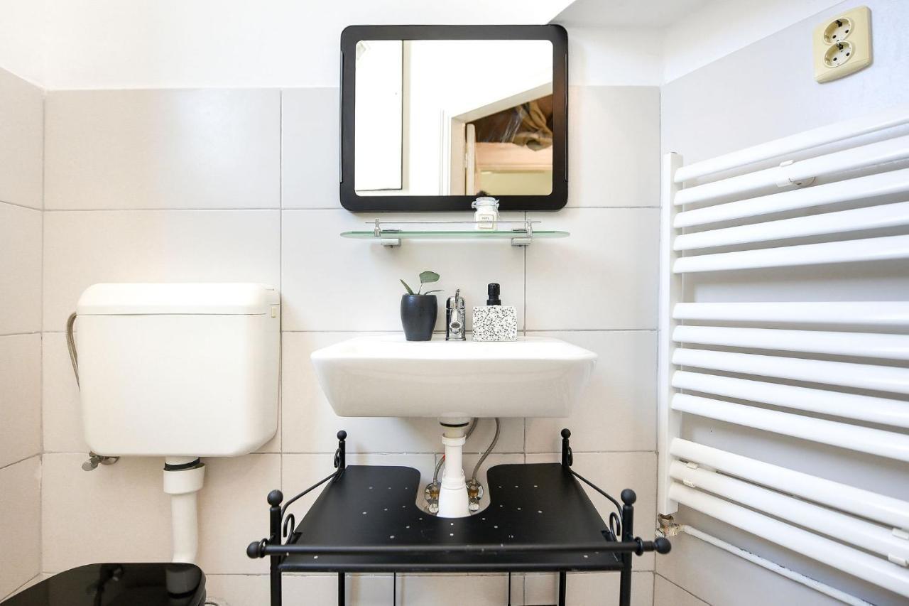 Stylish & Spacious Apartment Near The Old Town - A Touch Of History, A Dash Of Modernity Bucareste Exterior foto