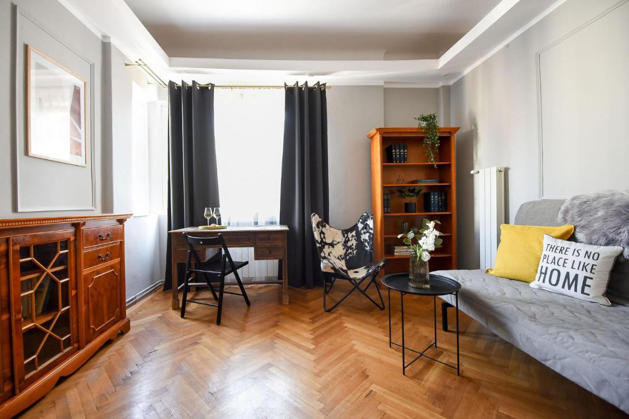 Stylish & Spacious Apartment Near The Old Town - A Touch Of History, A Dash Of Modernity Bucareste Exterior foto